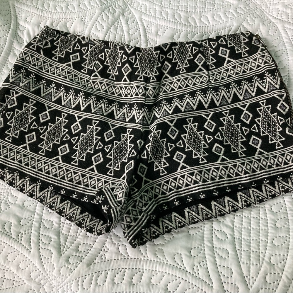 Billabong cloth beach Black and White Patterned Women's Shorts